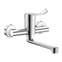 Foto di Miscelatore meccanico a parete DELABIE con regolatore di pressione, per lavabo, con bocca girevole L. 150 mm, eccentrici standard, maniglia HIGIENA